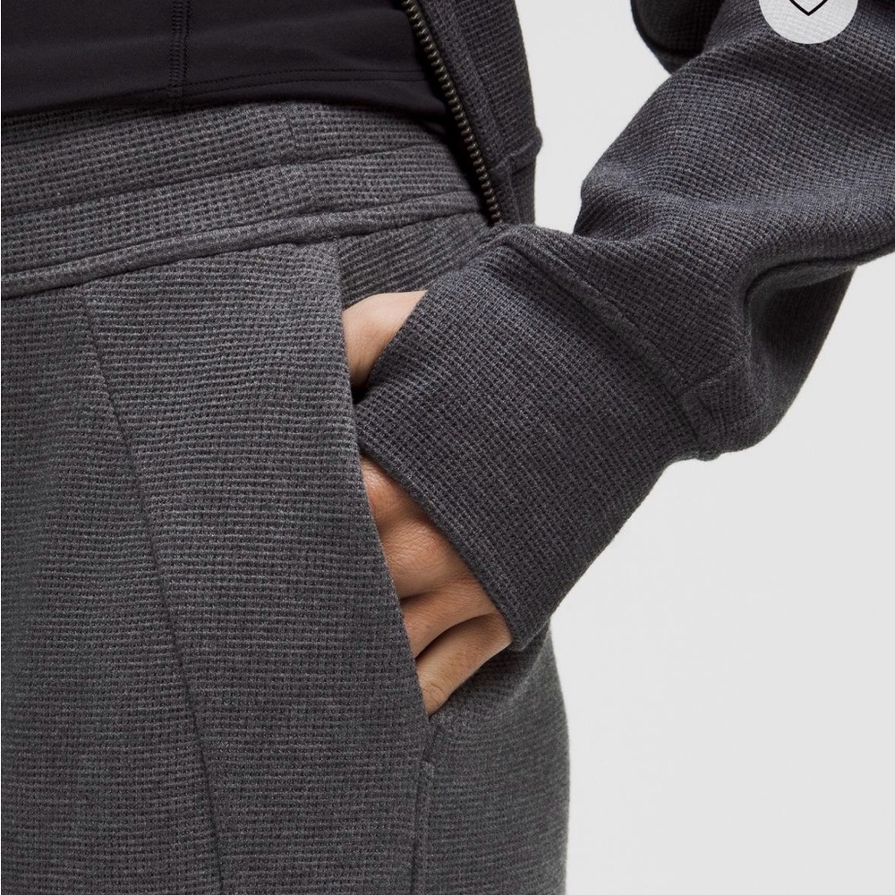 lululemon athletica Scuba Mid-rise Wide-leg pant waffle. Heathered graphite grey - Picture 4 of 7